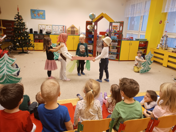 Divadlo děti dětem hrály Sovičky