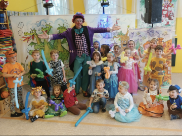 Karneval s&nbsp;Hopsalínem